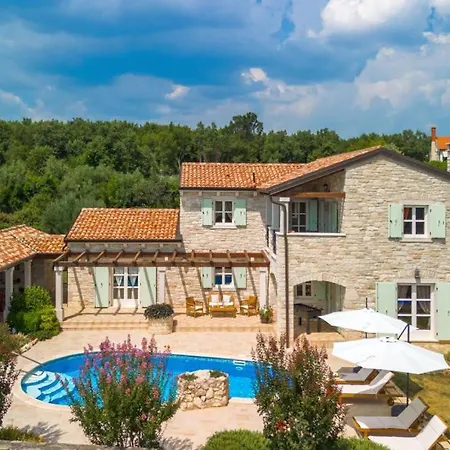 Beautiful Mara With Pool In Sv Lovrec Villa