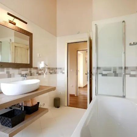 Villa Beautiful Mara With Pool In Sv Lovrec Vosteni