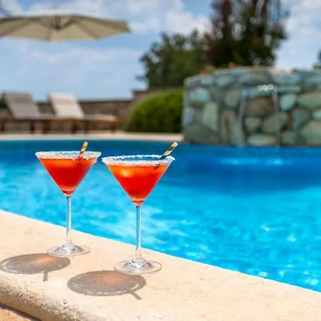 Beautiful Mara With Pool In Sv Lovrec Vošteni
