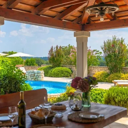 Beautiful Mara With Pool In Sv Lovrec Vosteni
