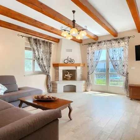 Villa Beautiful Mara With Pool In Sv Lovrec *